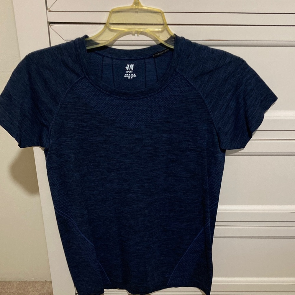 H&M Sport Navy Short Sleeve Tee Size M